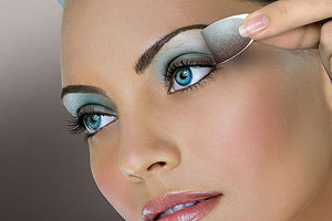 Красивый макияж для голубых глаз