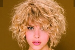 Главный тренд сезона: волнистые волосы, как будто с пляжа