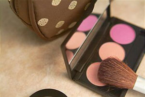 Обязательное содержимое женской косметички