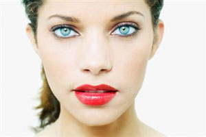 Макияж с красной помадой: вечная классика